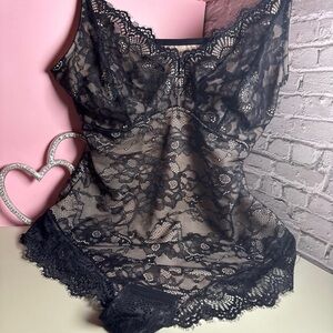Chic Black Lace Slip-NWOL